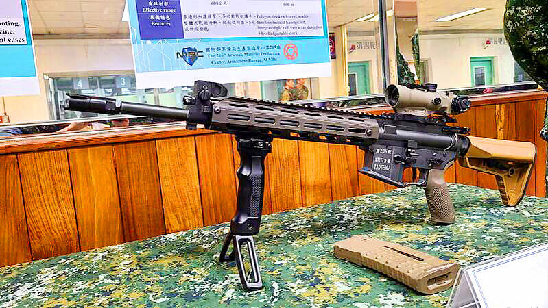 taiwan-unveils-upgraded-t112-assault-rifle-bullet-resistant-panels-amid-escalating-tensions-with-china