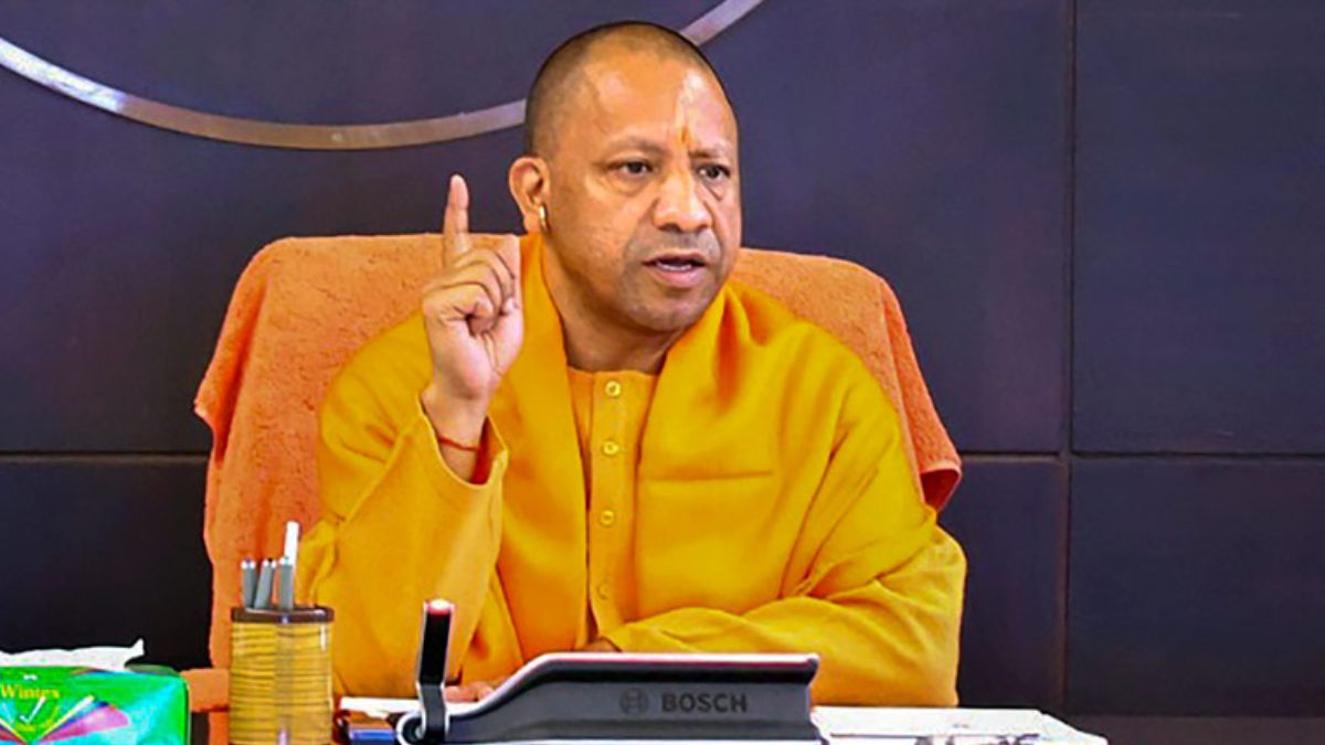 up-cm-yogi-adityanath-distributes-appointment-letters-to-candidates-selected-in-forest-department