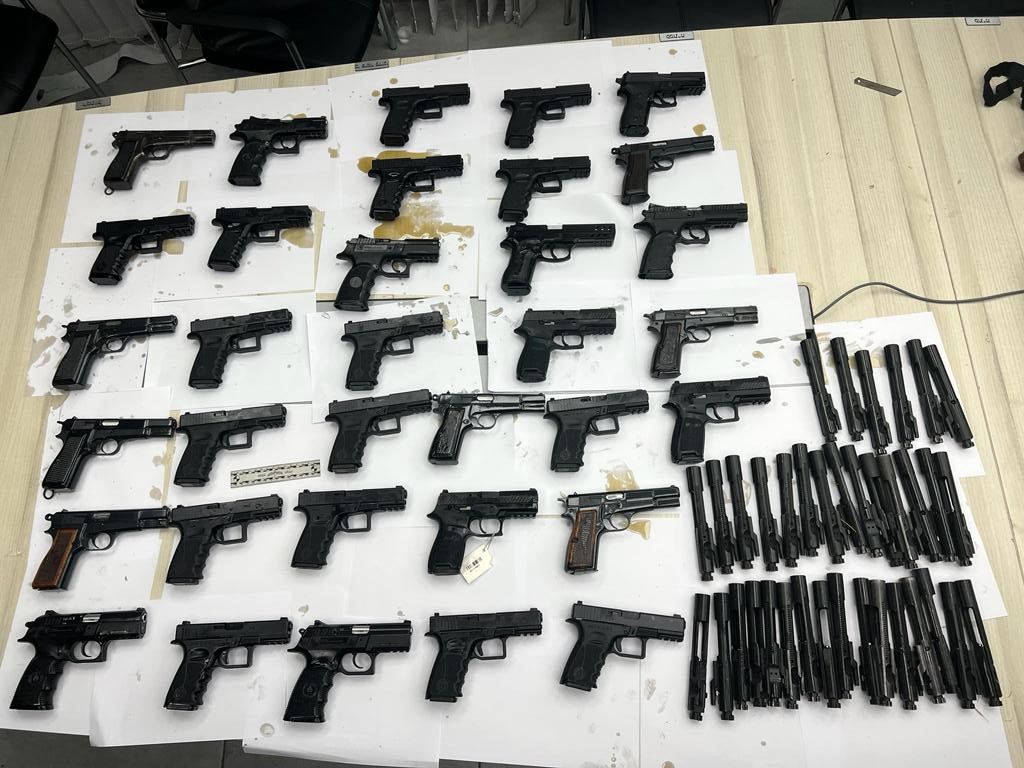 israeli-police-intercept-74-handguns-smuggled-from-jordan