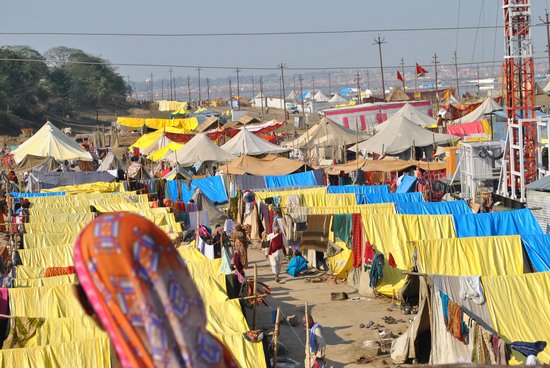 up-cm-yogi-inaugurates-25000-public-shelter-beds-for-devotees-in-mahakumbh-area