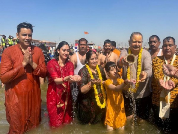 rituals-completed-very-nicely-chhattisgarh-assembly-speaker-after-holy-dip-at-mahakumbh