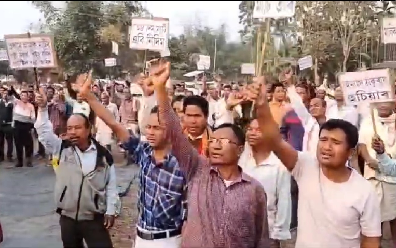 locals-launch-massive-protest-against-assam-government’s-eviction-move- 