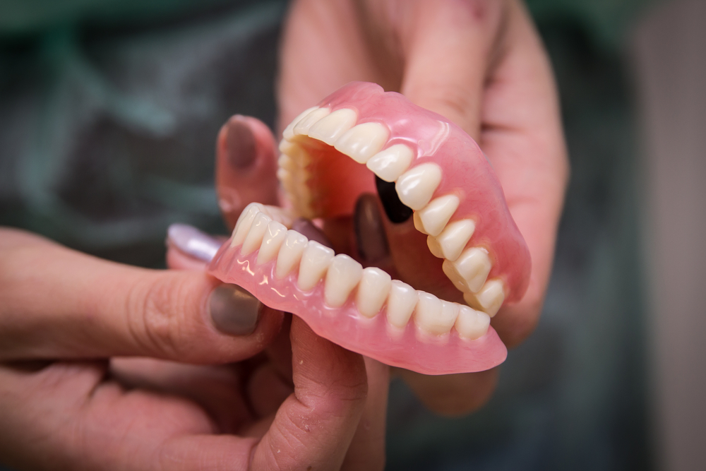 artificial-dentures-removed-from-67-year-old-mans-stomach