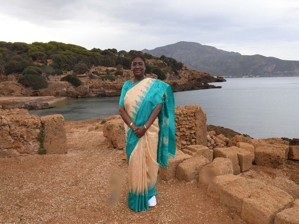 president-droupadi-murmu-explores-algerias-cultural-heritage