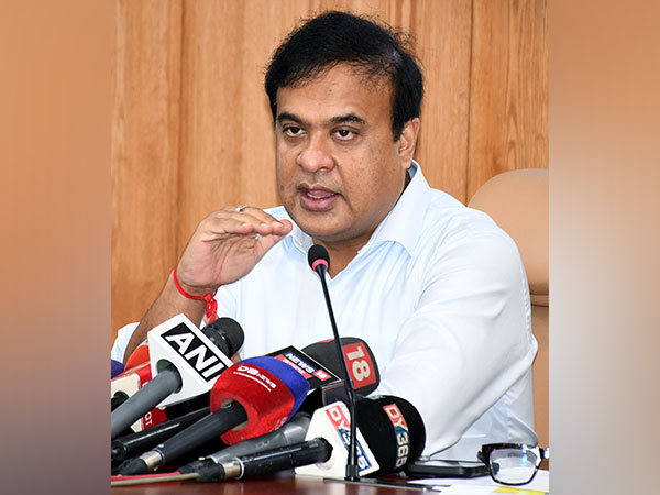 assam-chief-minister-distributes-land-deeds-to-residents-of-four-villages