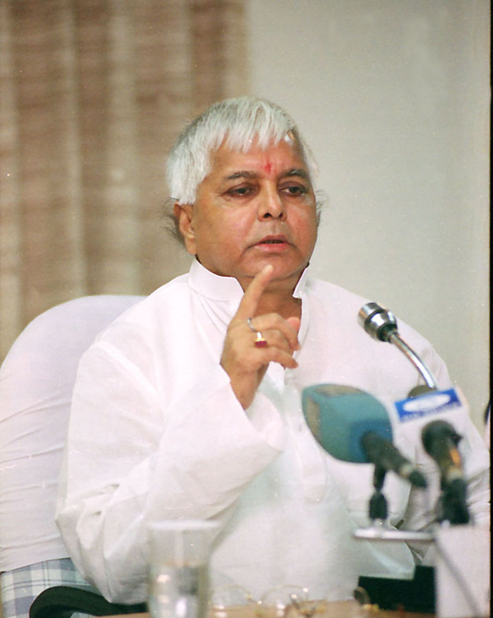 court-reserves-order-on-summoning-lalu-tejaswi-yadav-in-land-for-job-pmla-case