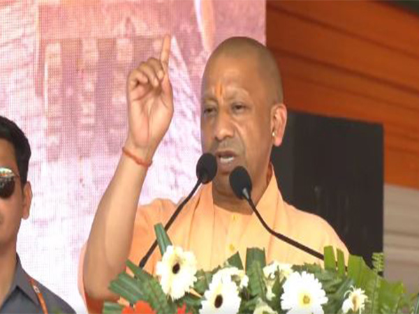 koi-beti-avivahit-na-reh-jai-cm-yogi-says-4-lakh-daughters-married-under-mukhyamantri-samuhik-vivah-yojana