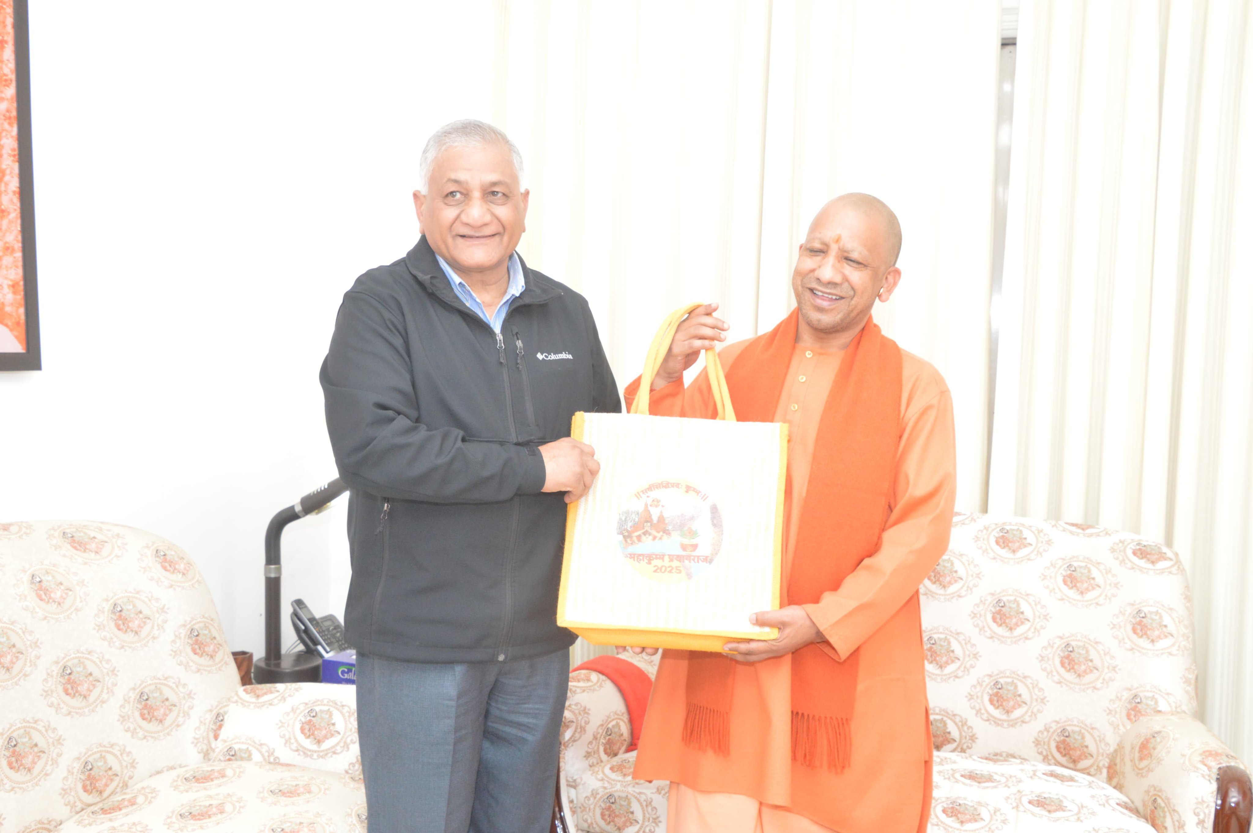 yogi-adityanath-invites-former-president-kovind-newly-elected-mizoram-governor-vk-singh-for-mahakumbh