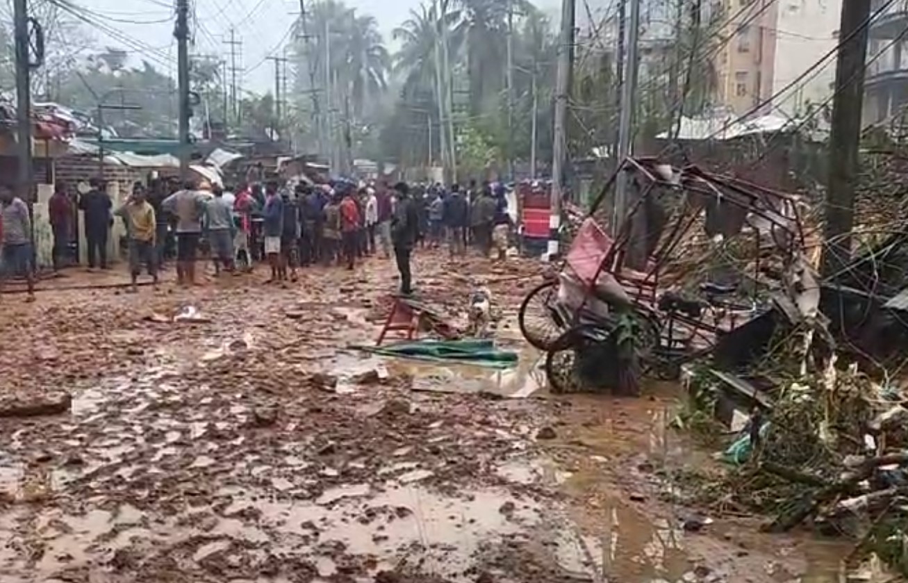 Several houses damaged due to JICA water pipe line burst in Guwahati