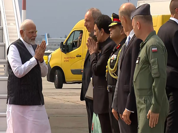 prime-minister-narendra-modi-arrives-in-warsaw-first-visit-by-indian-pm-in-45-years