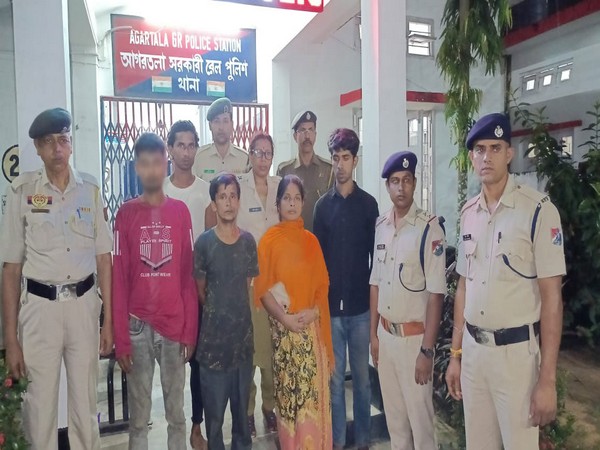 tripura-railway-police-detains-5-illegal-immigrants-at-agartala-station
