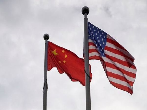 US lawmakers push bill to revoke China