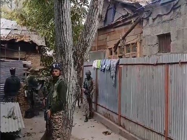 j-k-laborer-shot-injured-by-terrorists-in-pulwama-days-after-terror-attack-in-ganderbal