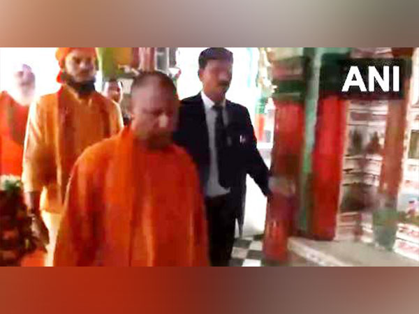 uttar-pradesh-cm-yogi-adityanath-attends-panchnarayan-mahayagna-in-ayodhya