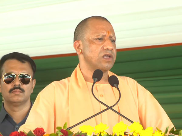 up-cm-adityanath-lays-foundation-stone-of-127-developmental-schemes-in-mirzapur