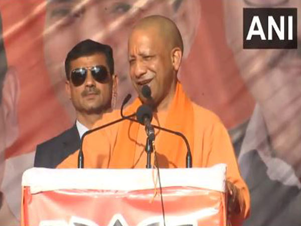 yogi-adityanath-accuses-kejriwal-of-issuing-aadhaar-cards-to-bangladeshi-infiltrators-in-aap-leaders-homes