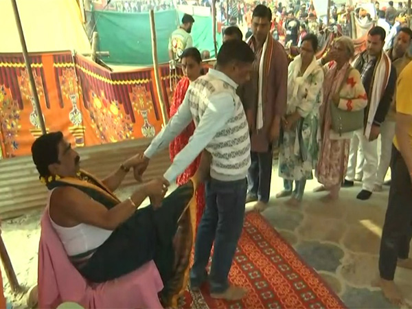 Artatrana Baba claims to cure diseases with a touch of his feet at Mahakumbh