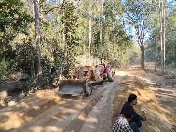 road-to-bring-fortune-to-villages-in-chhattisgarh’s-balrampur-district-near-jharkhand-border