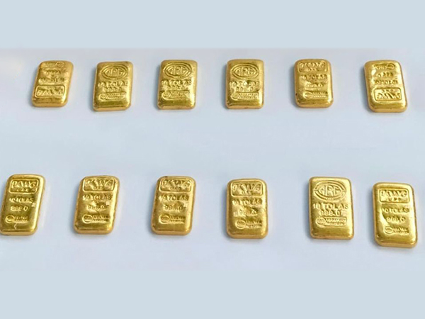 West Bengal: BSF seizes gold biscuits worth over INR 1 cr in Murshidabad