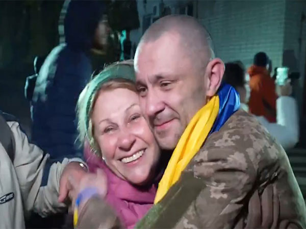 1358-ukrainians-return-home-from-russian-captivity-in-2024-zelenskyy