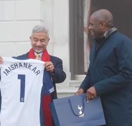 British Foreign Secretary Lammy gifts EAM Jaishankar Tottenham Hotspur