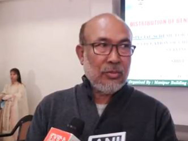 Manipur CM distributes financial aid to people affected by violence