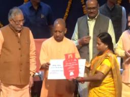 Uttar Pradesh CM Yogi Adityanath distributes INR 1,890 crore gas subsidy under Ujjw..