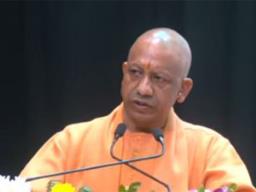 Uttar Pradesh CM condoles with loss of lives in Jalgaon train accident