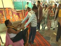 Artatrana Baba claims to cure diseases with a touch of his feet at Mahakumbh