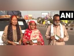 Pakistani nationals begin leaving India after government orders closure of Attari b..