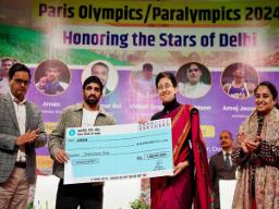 Delhi Govt gives cash awards to 2024 Olympics, Paralympics medallists